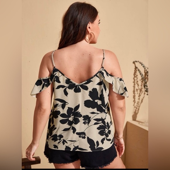 3/$20 Plus Floral print cold shoulder top - Picture 7 of 8